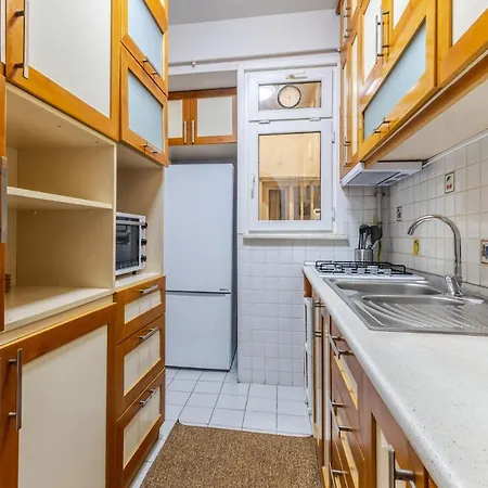 דירה Charming Retreat With Balcony 7 Min To Bomontiada איסטמבול